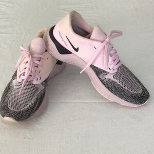 Nike Women's Pink and Gray Running Shoes Size 8